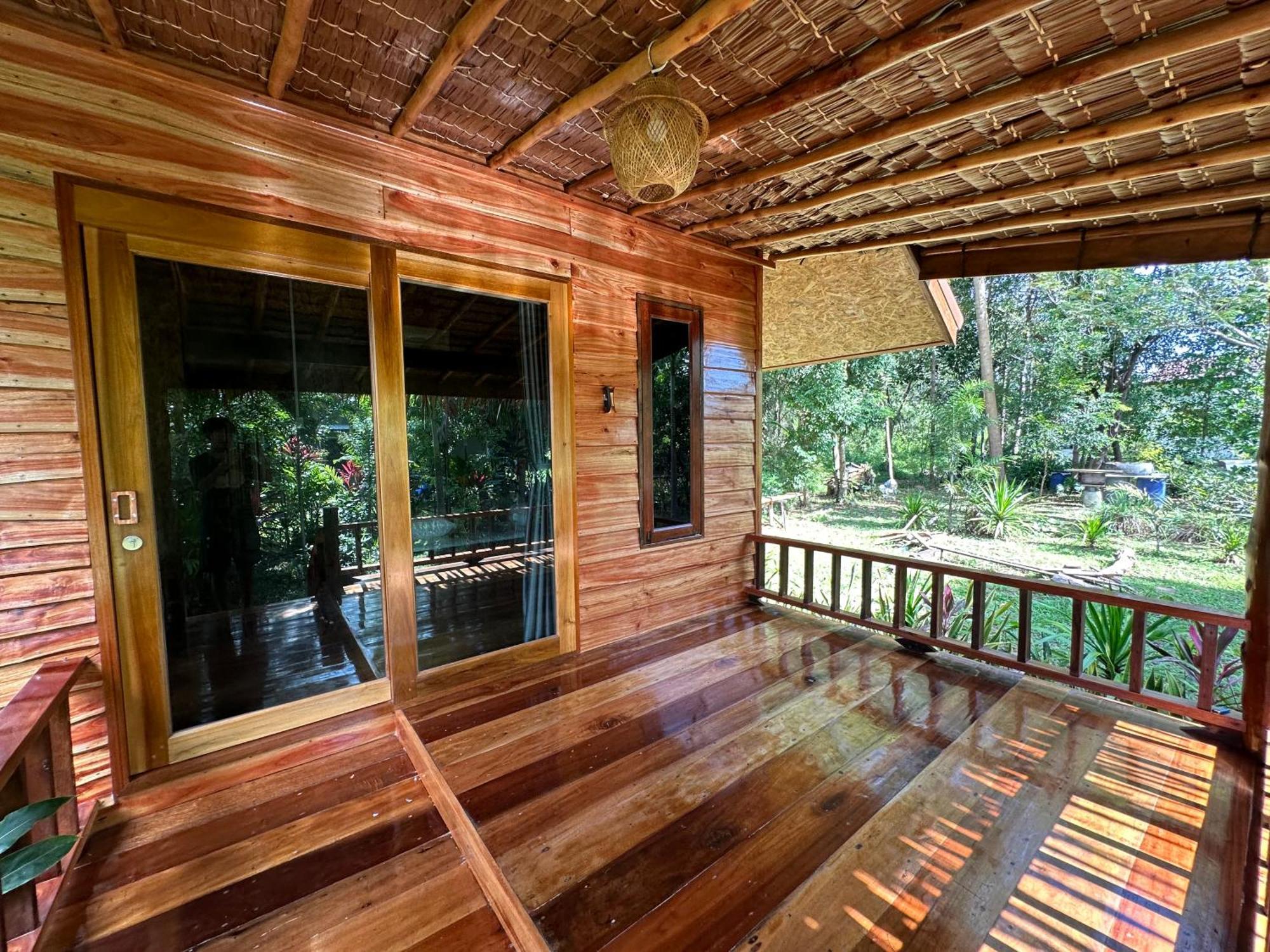 Koh Jum Bungalow & Hostel Exteriér fotografie