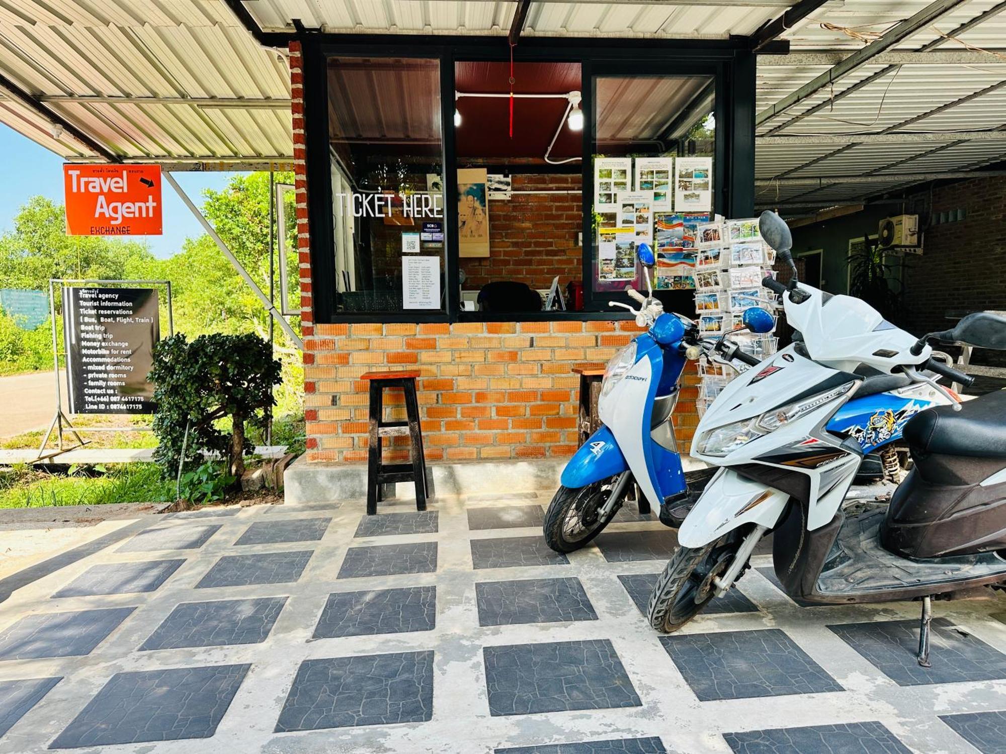 Koh Jum Bungalow & Hostel Exteriér fotografie
