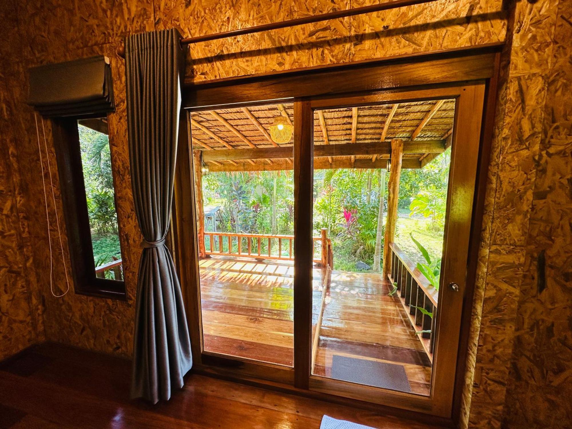 Koh Jum Bungalow & Hostel Exteriér fotografie