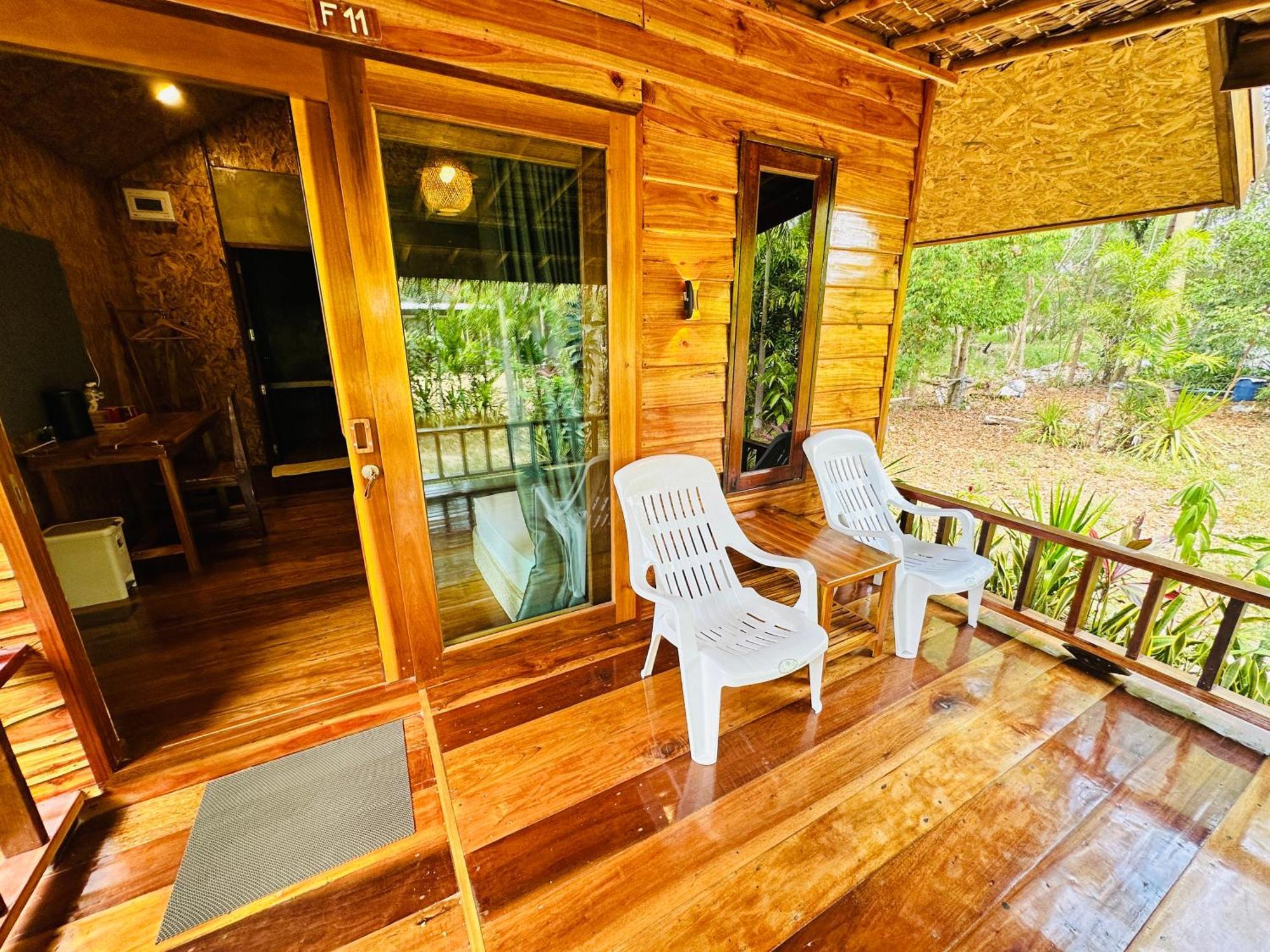 Koh Jum Bungalow & Hostel Exteriér fotografie
