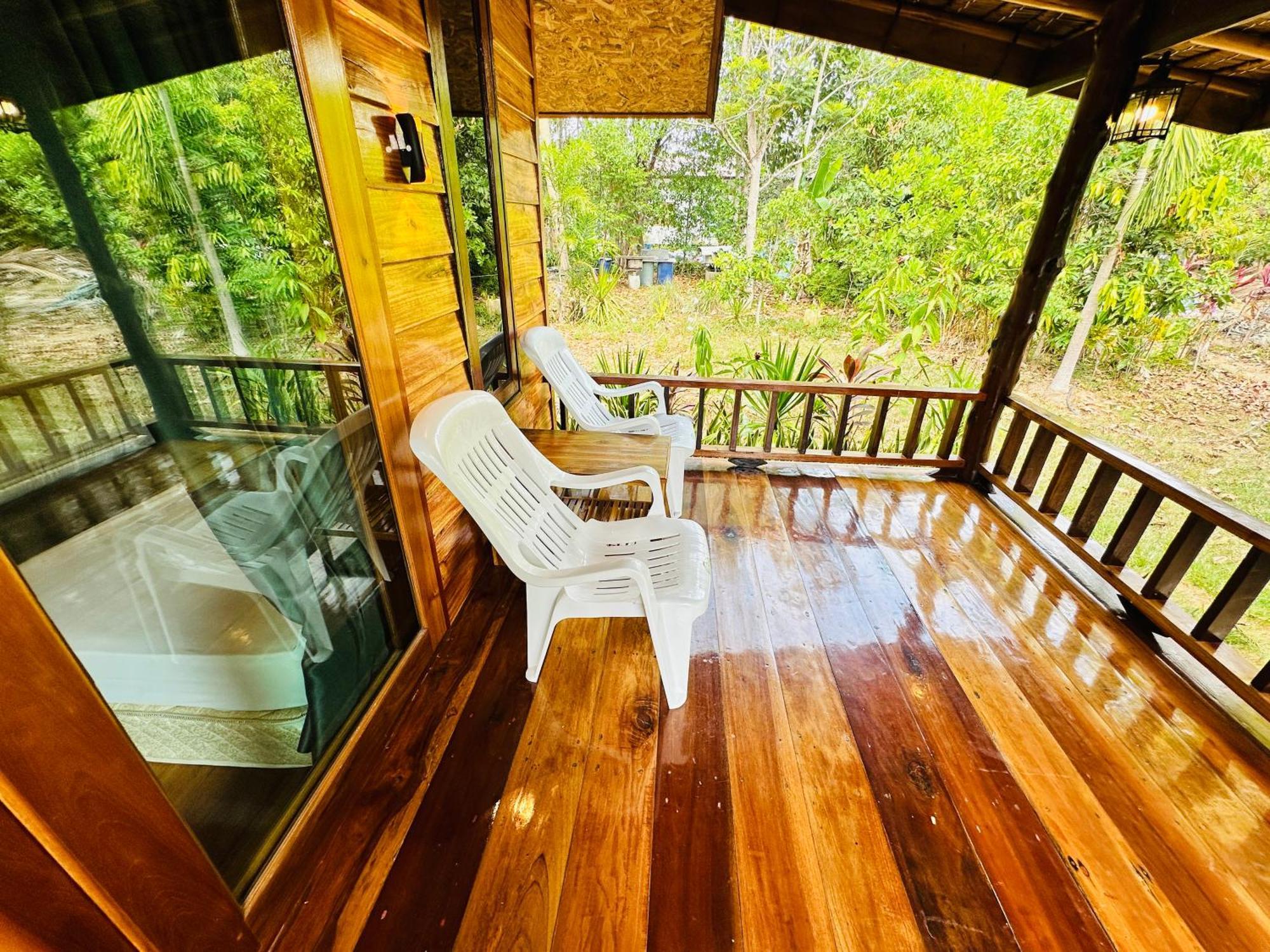 Koh Jum Bungalow & Hostel Exteriér fotografie