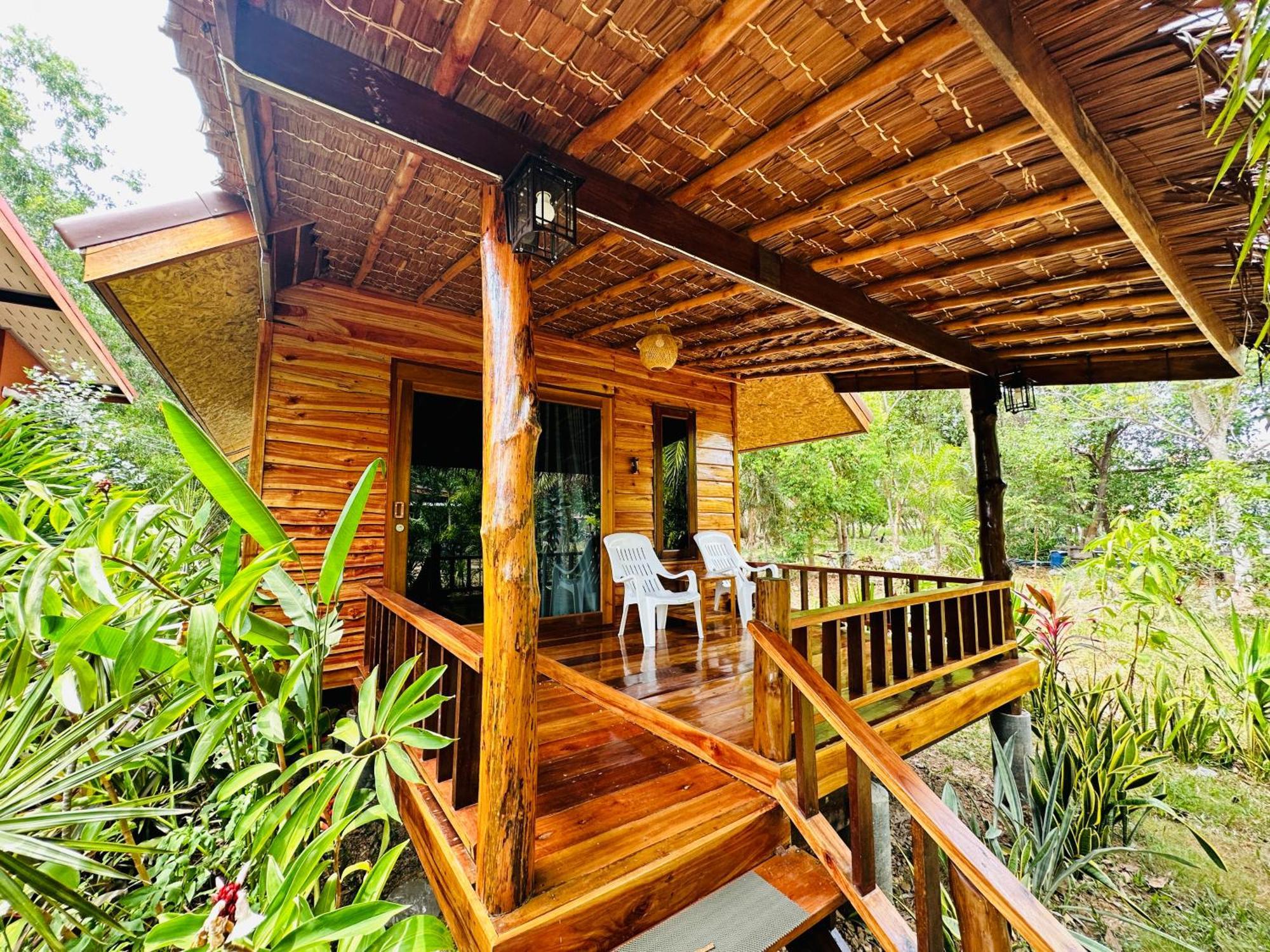 Koh Jum Bungalow & Hostel Exteriér fotografie